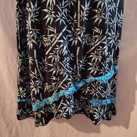 Chic Black and Blue Leaf Print Mini Dress - Picture 2 of 5